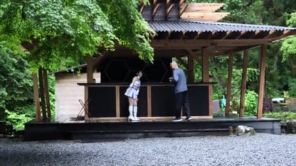 Outdoor photoshoot molester takes advantage of the weakness of a popular cosplayer and takes sexually harassing and humiliating photos
