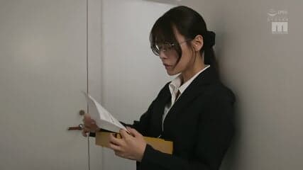 Got turned into a bitch by aphrodisiac lip balm bought online, my female boss Nana and I licked and slurped all the fluids. Nana Yagi