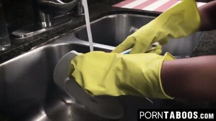 Adorable servant Aryana Amatista seduced by her alpha boss