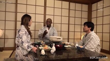 Ayane Sezaki Và Tây đen