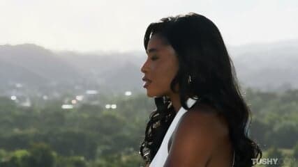 Nicole Kitt