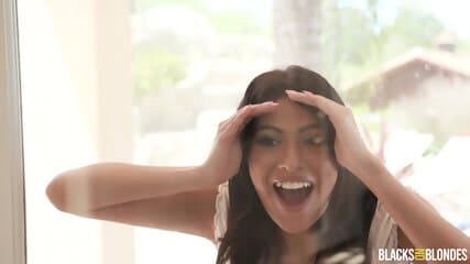 BlacksOn Blondes - Reyna Belle